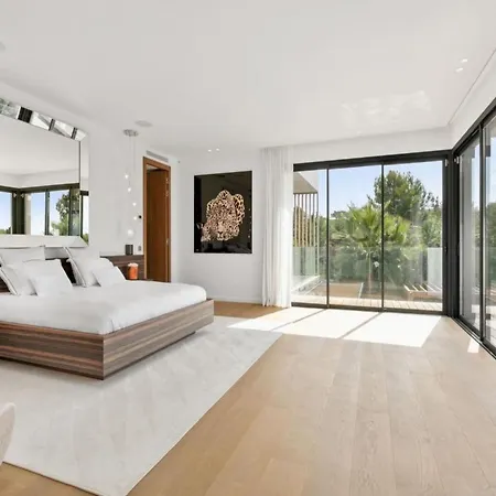 Дом отдыха Luxury For 14 People With Private Pool Сен-Тропе