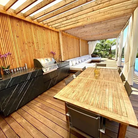 Дом отдыха Luxury For 14 People With Private Pool *