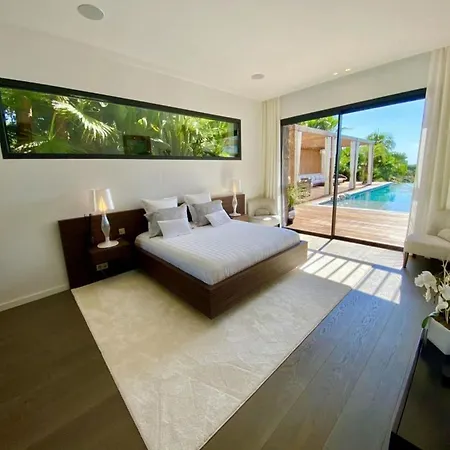Luxury For 14 People With Private Pool Дом отдыха Сен-Тропе